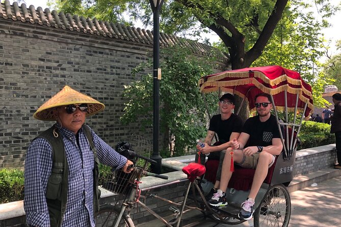Summer Palace, Hutong Rickshaw, Lama and Confucius Temple Tour - Hutong rickshaw: old courtyard life and the Hou Hai photo moment