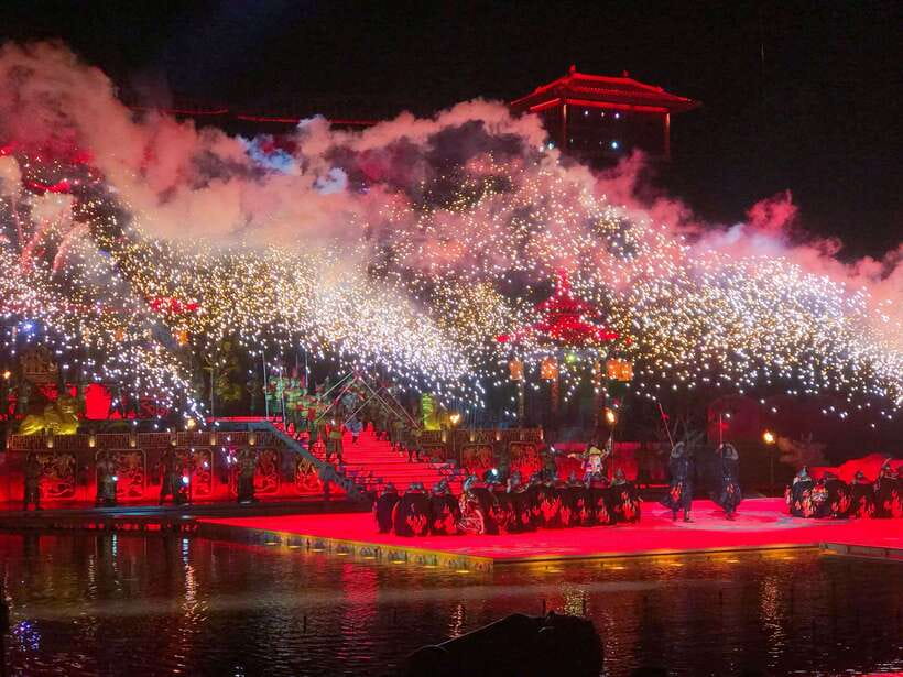 Terracotta Army, Huaqing Palace & Song of Everlasting Sorrow - Huaqing Palace: Tang dynasty power, plus a change of scenery