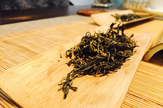 Three-Hour Private Chengdu Tea Wholesale Market Tour - Tea Sets and Accessories: Where Wholesale Shopping Can Beat Retail