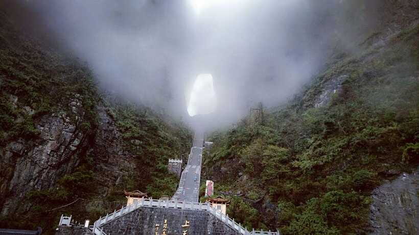 Tianmen Mountain National Forest Park - Tianmen Cave, the Heaven’s Gate Arch You Can’t Ignore
