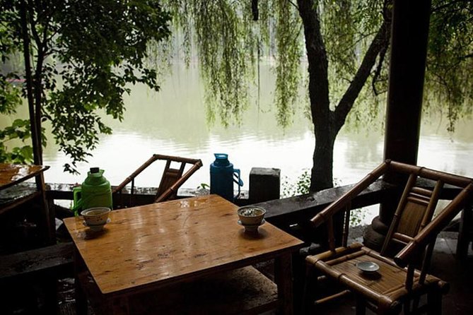 Ticket reservation for Chengdu Giant Panda Breeding Base - Walking the bamboo grounds: hills, long routes, and smart breaks