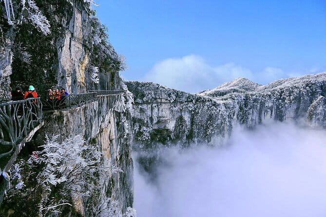 Top Zhangjiajie Mini Group Tour: Glass Bridge & Tianmen Mountain - Stop 1: Zhangjiajie Grand Canyon for a Fast Start