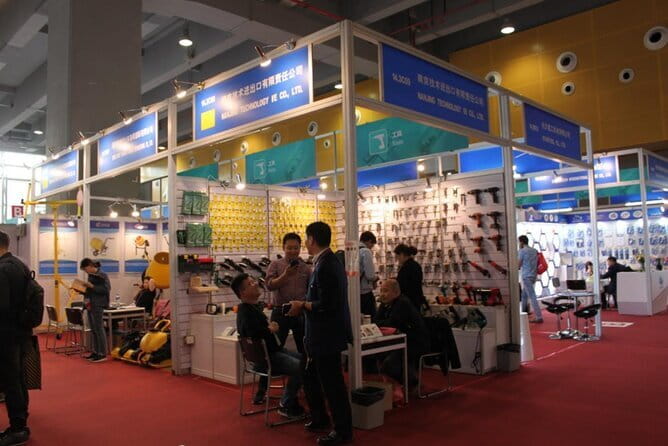 Translator Shopping Assistant and Business Tour Guide Service - Stop 2 at Baiyun Leather City: Compare Materials Like a Pro
