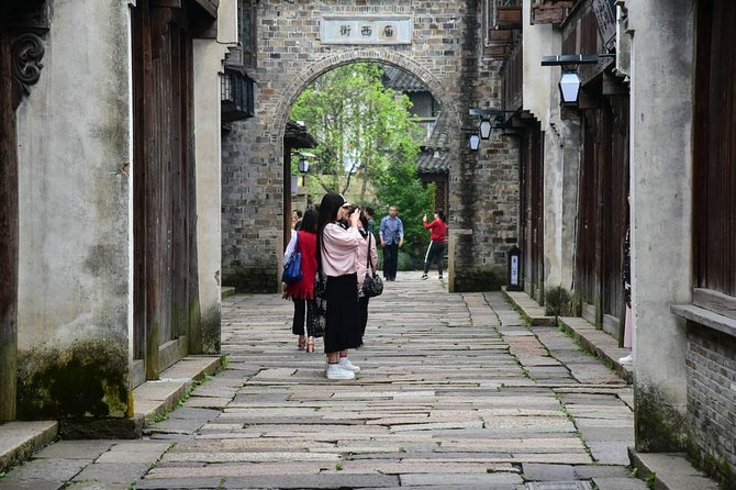 Wuzhen and Xitang Water Town Private Full Day Trip from Shanghai with Lunch and Dinner - Wuzhen and Xitang: two canal worlds near Shanghai
