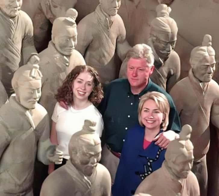 Xi'an: Exclusive Terracotta Army Tour & Local Family Lunch - Pit 1: the iconic soldiers and the ranks you can actually spot