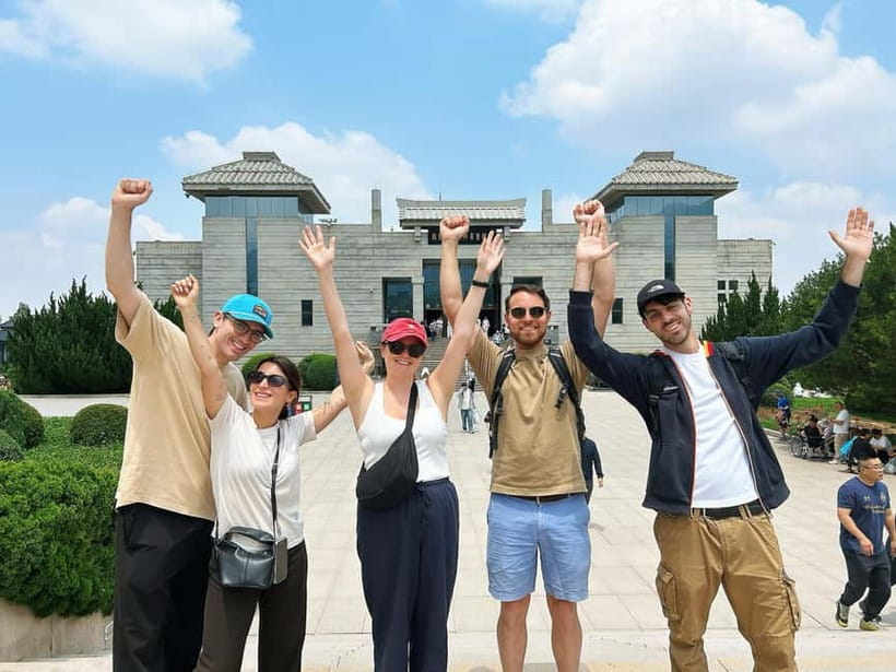Xi'an in A Day: Terracotta Army+City Highlights+Family Lunch - Village family lunch in Lintong District, the break your feet will thank you for
