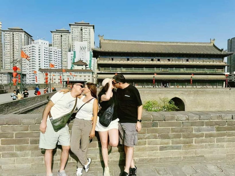 Xi'an in A Day: Terracotta Army+City Highlights+Family Lunch - Guide quality: clear English plus the small things that save your day