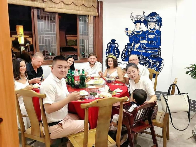 Xi'an: Morning Terracotta Army Tour with Local Family Lunch - Hotel pickup in an air-conditioned van: smooth start, early finish