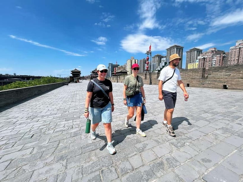 Xi'an: Morning Terracotta Army Tour with Local Family Lunch - Who should book this morning tour
