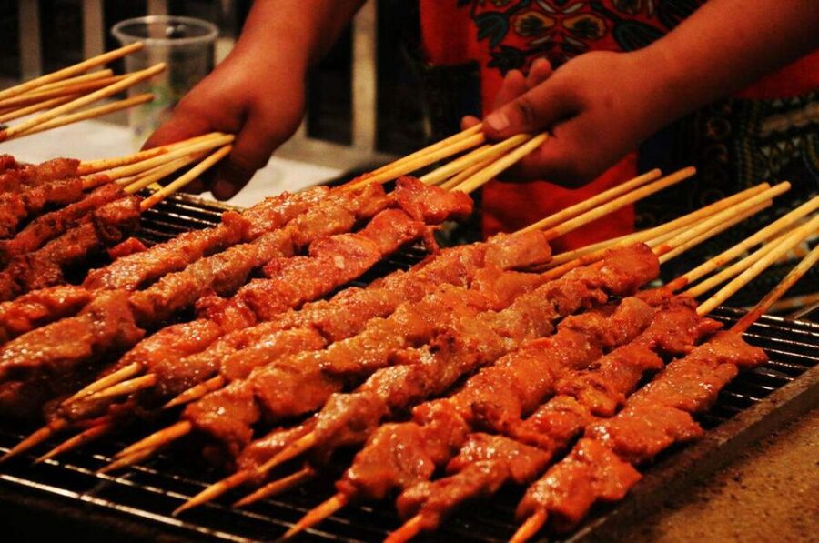 Xi'an Muslim Quarter Night Market Foodie Walking Tour - Key things you’ll notice on this Xian Muslim Quarter night tour