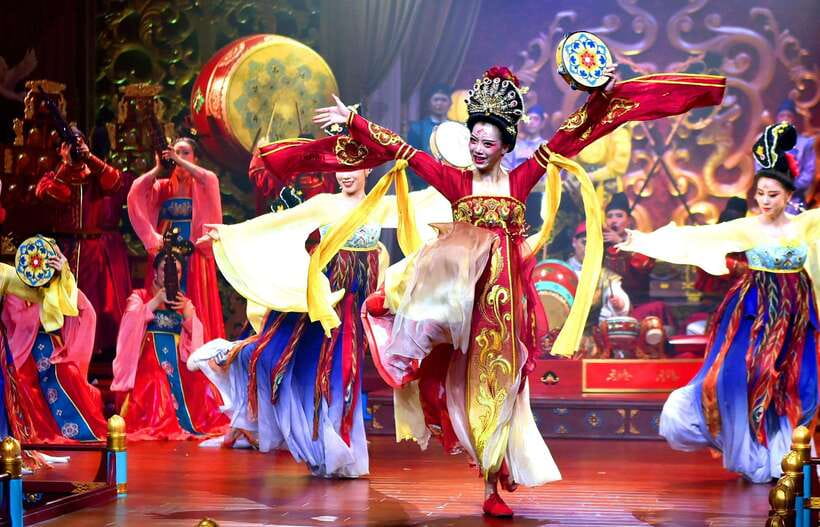 Xi'An: Tang Dynasty Show Ticket w/ Transfer or Dinner - Getting to the theater: private transfer versus going on your own