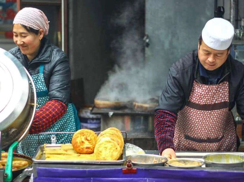 Xian: Morning Food Tour of the Muslim Quarter - The 3-hour flow, and where the tuk-tuk saves you