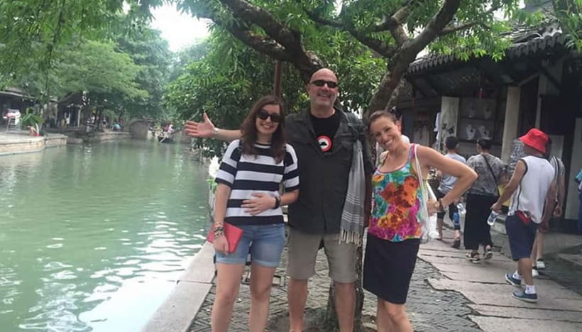 Yu Garden, Old Street, Bund & Zhujiajiao Water Town Bus Tour - Starting at Renaissance Shanghai Yu Garden Hotel, and why meeting point matters