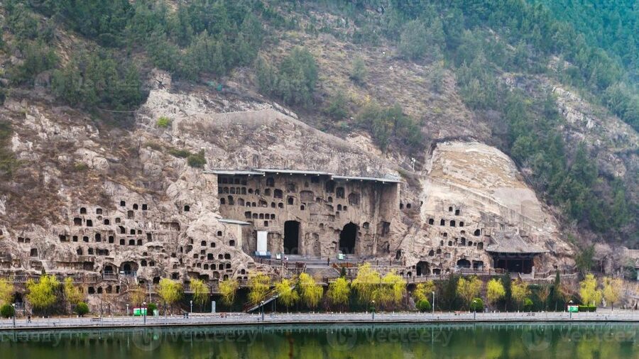 Zhengzhou: Private Tour to Shaolin Temple & Longmen Grottoes - Price and value: what you pay for and what you can tailor